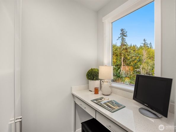 17787 Sunrise Ridge Avenue NE, Poulsbo WA 98370