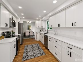 8215 184th Street SW, Edmonds WA 98026