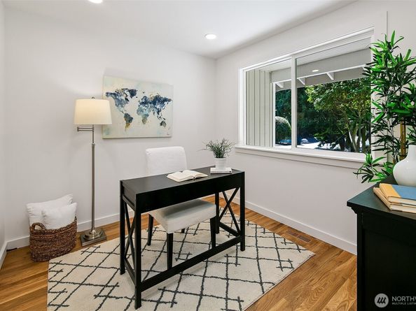 8215 184th Street SW, Edmonds WA 98026