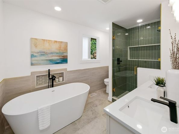 8215 184th Street SW, Edmonds WA 98026
