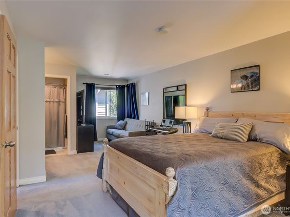 13943 209th Avenue NE, Woodinville WA 98077