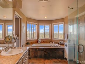 13943 209th Avenue NE, Woodinville WA 98077