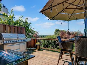 13943 209th Avenue NE, Woodinville WA 98077