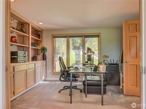13943 209th Avenue NE, Woodinville WA 98077