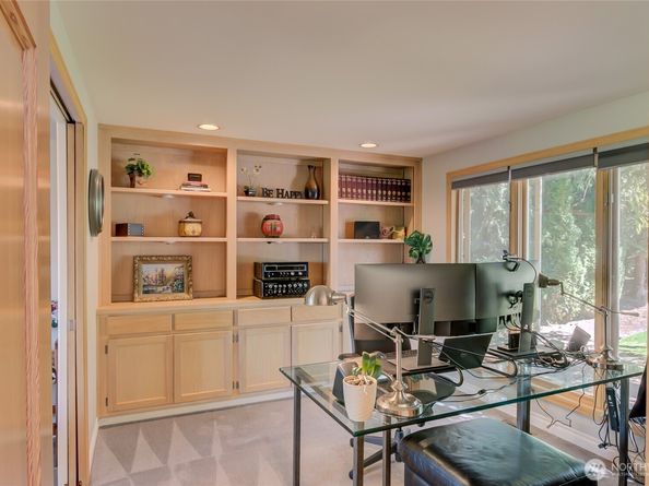 13943 209th Avenue NE, Woodinville WA 98077