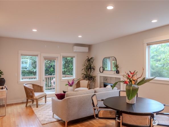 511 N 46th Street A, Seattle WA 98103