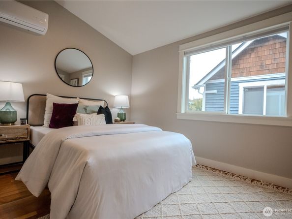 511 N 46th Street A, Seattle WA 98103