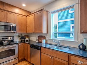 511 N 46th Street A, Seattle WA 98103