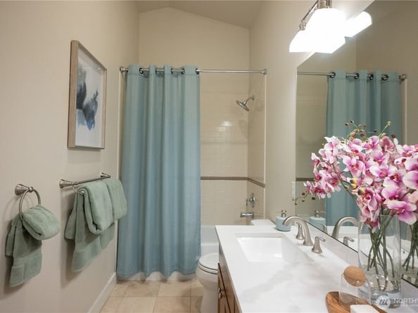 511 N 46th Street A, Seattle WA 98103