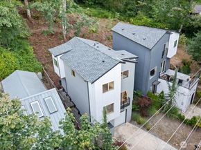 6737 25TH Avenue SW, Seattle WA 98106