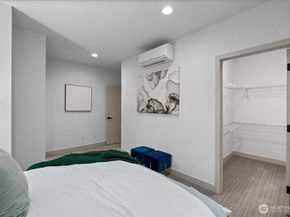 6737 25TH Avenue SW, Seattle WA 98106