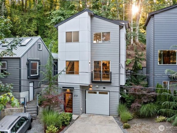 6737 25TH Avenue SW, Seattle WA 98106