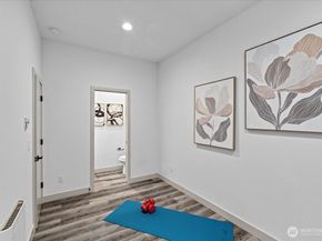 6737 25TH Avenue SW, Seattle WA 98106