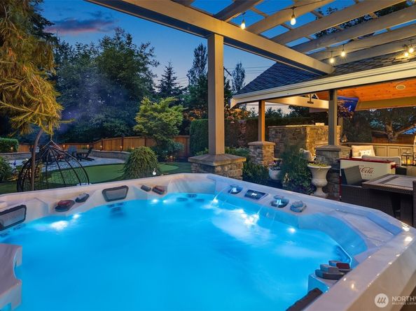 8907 NE 152nd Place, Bothell WA 98011