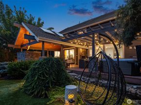 8907 NE 152nd Place, Bothell WA 98011