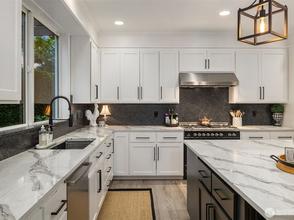 8907 NE 152nd Place, Bothell WA 98011