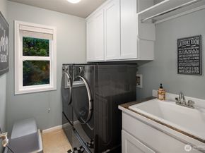 8907 NE 152nd Place, Bothell WA 98011