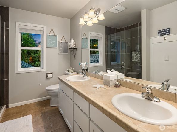 8907 NE 152nd Place, Bothell WA 98011
