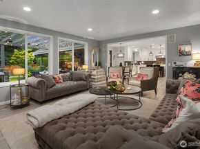 8907 NE 152nd Place, Bothell WA 98011