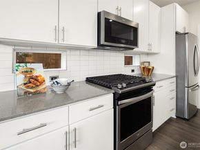 7025 225th Street SW, Mountlake Terrace WA 98043