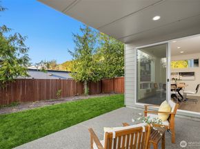 7025 225th Street SW, Mountlake Terrace WA 98043