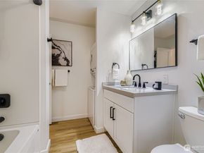 12429 NE 130th Court G210, Kirkland WA 98034