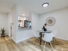 12429 NE 130th Court G210, Kirkland WA 98034