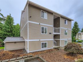 12429 NE 130th Court G210, Kirkland WA 98034