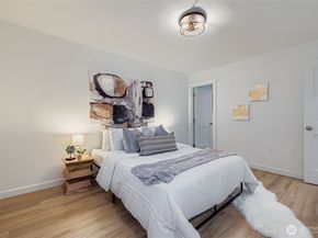 12429 NE 130th Court G210, Kirkland WA 98034