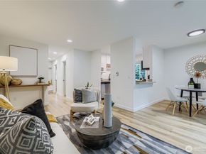 12429 NE 130th Court G210, Kirkland WA 98034