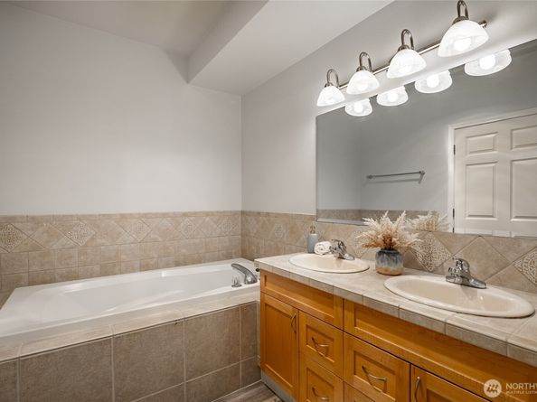 15000 Juanita Drive NE 307, Kenmore WA 98028