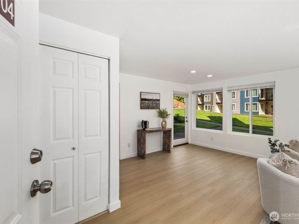 26331 116th Avenue SE G104, Kent WA 98030