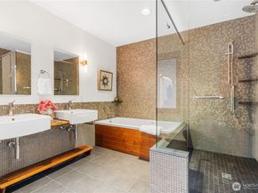 3831 W Lake Sammamish Pkwy NE, Redmond WA 98052