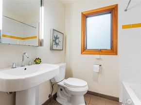3831 W Lake Sammamish Pkwy NE, Redmond WA 98052