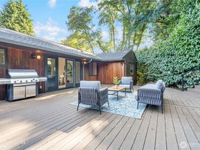 3831 W Lake Sammamish Pkwy NE, Redmond WA 98052