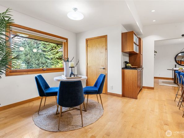 3831 W Lake Sammamish Pkwy NE, Redmond WA 98052