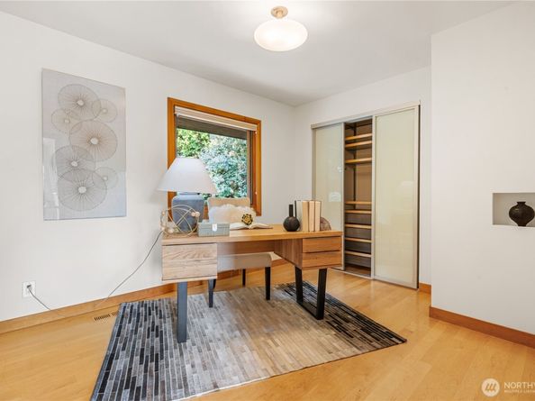 3831 W Lake Sammamish Pkwy NE, Redmond WA 98052