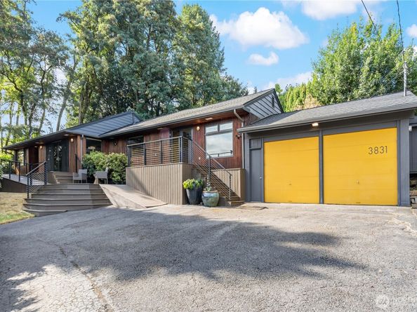 3831 W Lake Sammamish Pkwy NE, Redmond WA 98052