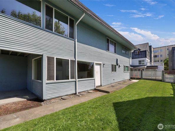 223 W Kinnear Place, Seattle WA 98119