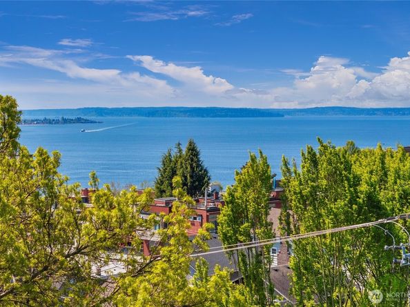 223 W Kinnear Place, Seattle WA 98119
