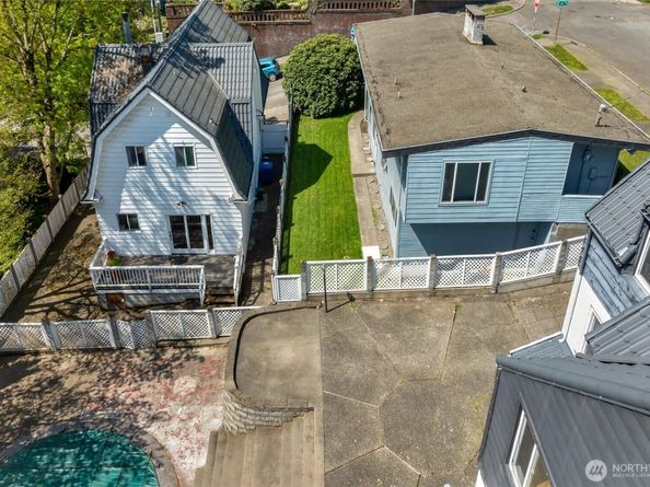223 W Kinnear Place, Seattle WA 98119