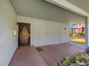 223 W Kinnear Place, Seattle WA 98119