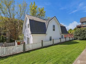 223 W Kinnear Place, Seattle WA 98119