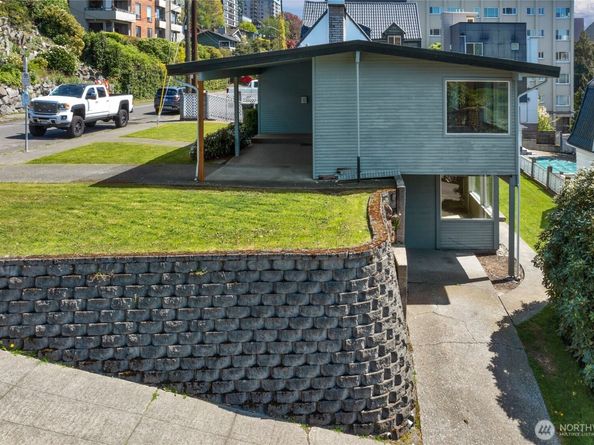 223 W Kinnear Place, Seattle WA 98119