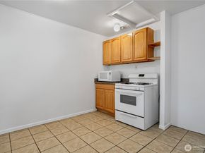 2807 NE 16th Street, Renton WA 98056