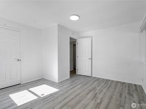 2807 NE 16th Street, Renton WA 98056