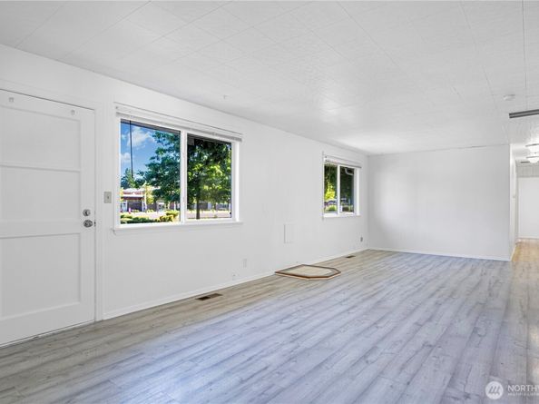 2807 NE 16th Street, Renton WA 98056