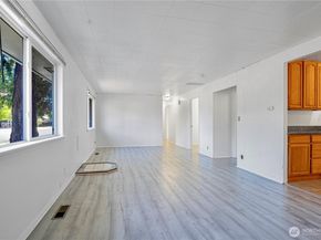 2807 NE 16th Street, Renton WA 98056