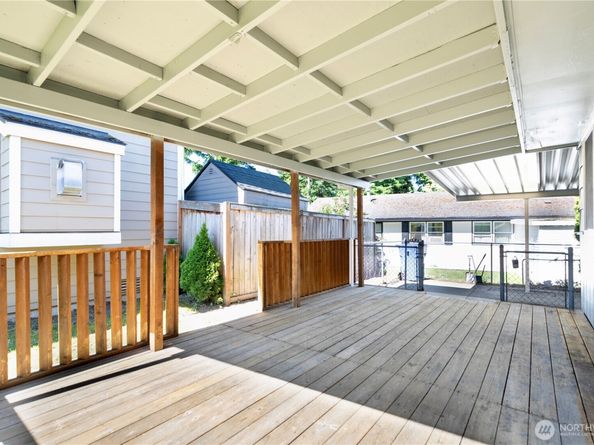 2807 NE 16th Street, Renton WA 98056