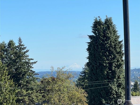 2108 1st Avenue N, Seattle WA 98109